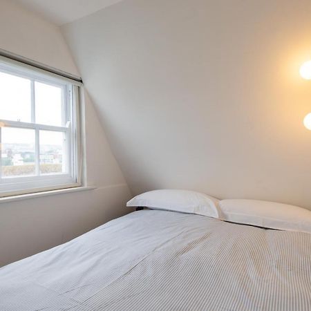Central One-Bedroom, 99 Steps To The Sea Hove Esterno foto