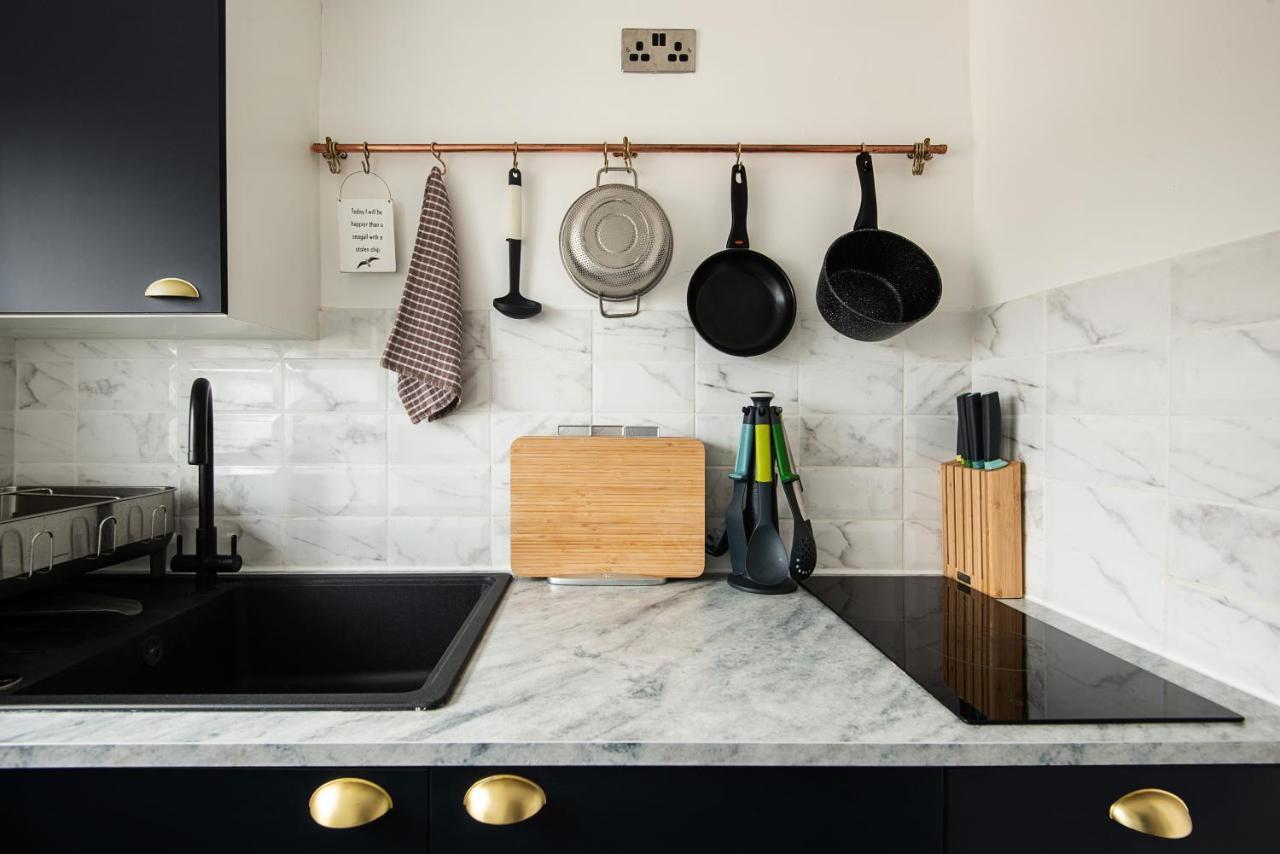 Central One-Bedroom, 99 Steps To The Sea Hove Esterno foto
