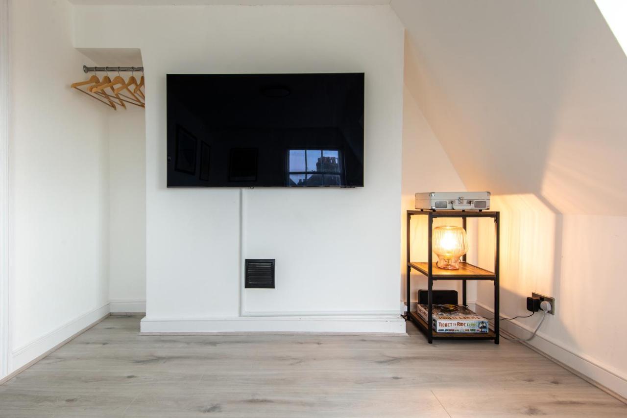 Central One-Bedroom, 99 Steps To The Sea Hove Esterno foto