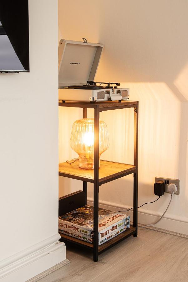 Central One-Bedroom, 99 Steps To The Sea Hove Esterno foto